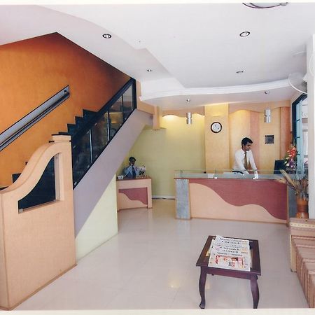 Hotel Planet Mount Chennai Exteriör bild